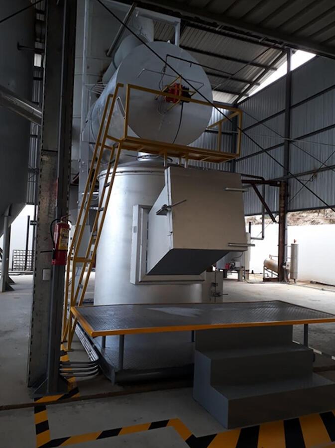 Wet scrubber emission control system at G&M plant, Quito, Ecuador